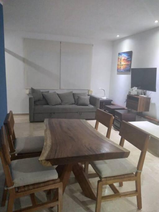 Apartamento Comodo Departamento Con Alberca. *